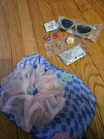 Photo of free Ardene surprise bag items (Near the experimental farm) #1