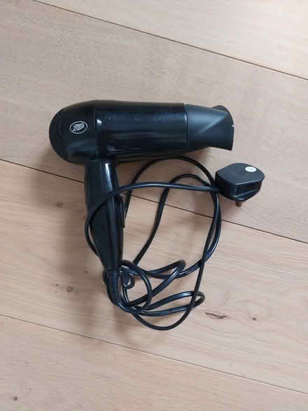 Photo of free Hairdryer (N4 close to Clissold Park) #1