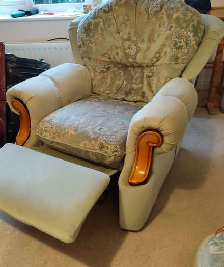 Photo of free 3 seater sofa and recliner chair (Pateley Bridge HG3) #3