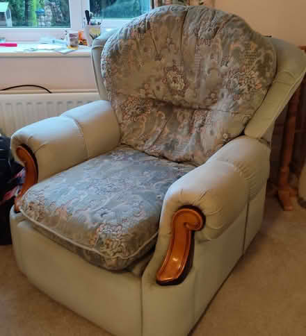Photo of free 3 seater sofa and recliner chair (Pateley Bridge HG3) #2