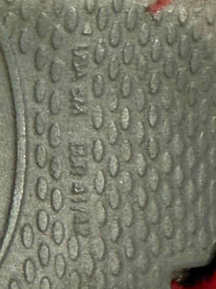 Photo of free Havaianas grey and red flip flops (KT22 Oxshott) #3