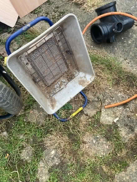 Photo of free LPG workshop heater (S5 Ecclesfield) #1