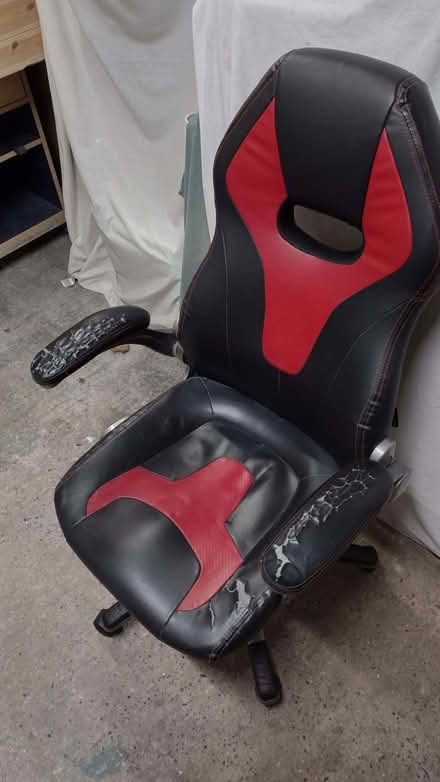 Photo of free Office chair / gaming chair (Longbarn WA2) #1