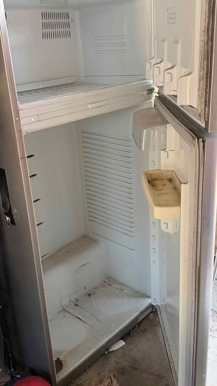 Photo of free Working F&P fridge (Ringwood) #1