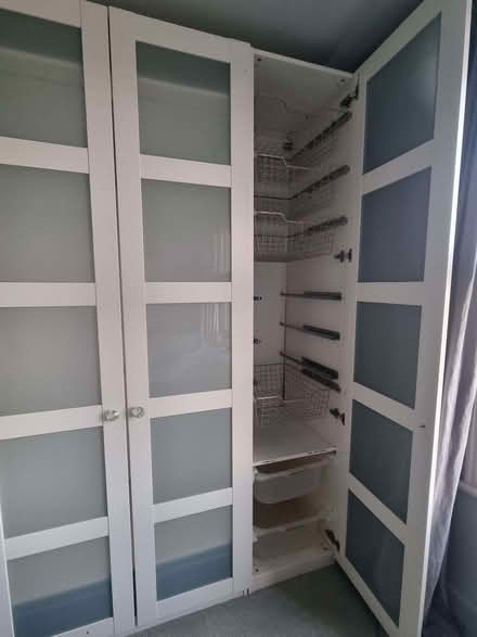 Photo of free 3 door triple wardrobe (Eastbourne BN21) #3