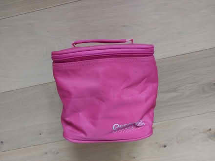 Photo of free Bathroom purse (N4 close to Clissold Park) #1