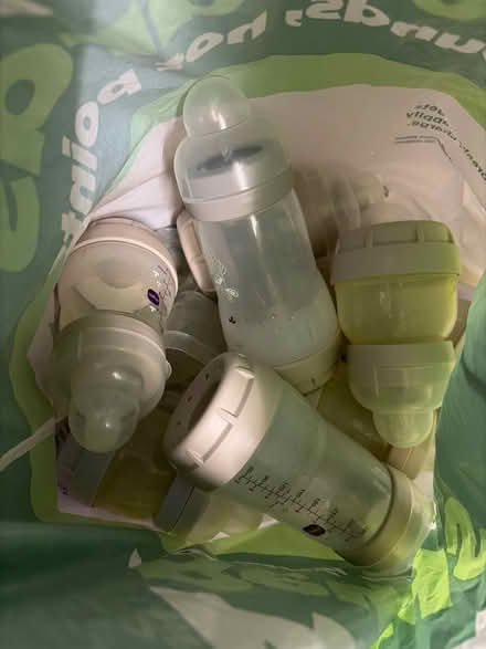 Photo of free Mam bottles with teats (Pellon HX2) #1