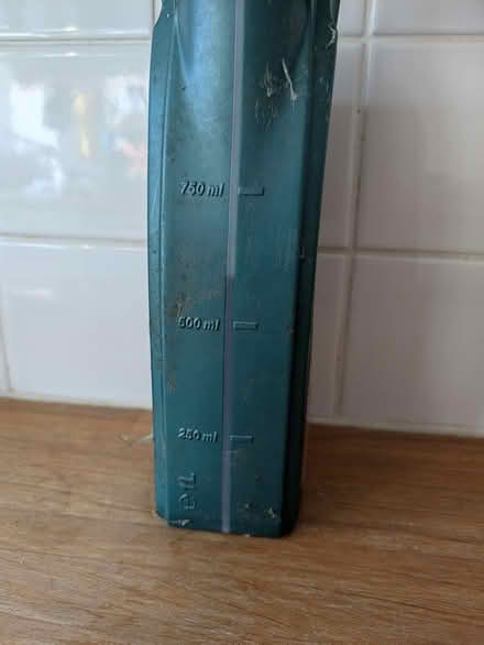 Photo of free Castrol 10W-40 engine oil - 600ml (Twickenham TW2) #2