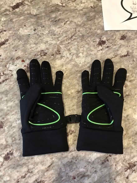Photo of free Kids gloves (New Market) #2