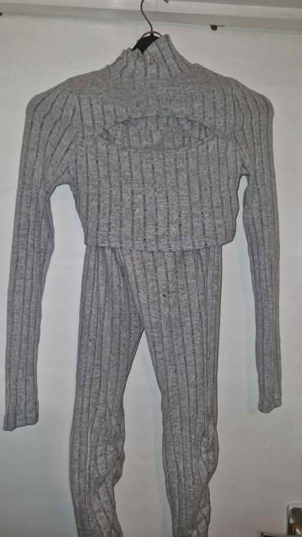 Photo of free 2 piece (Lambeth SW8) #1