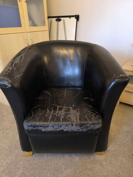 Photo of free Black tub chair (Reading RG2 (Shinfield Road)) #1