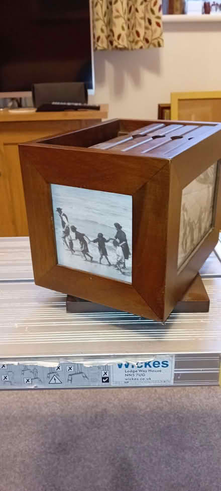 Photo of free Photo display & holder (Cradley WR13) #1