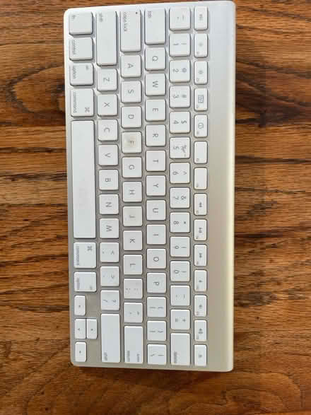 Photo of free Apple wireless keyboard (Camden and Leigh) #2