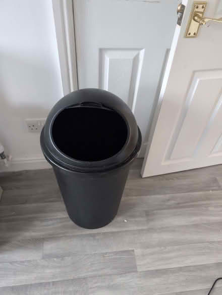 Photo of free Kitchen Bin (Hyde SK14) #1