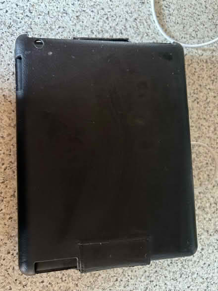 Photo of free iPad case + charger leads (Funtley PO17) #1