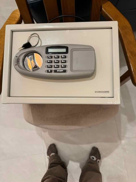 Photo of free Small safe (Cockfosters EN4) #1