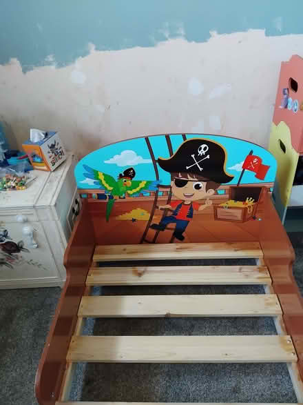 Photo of free Toddlers Pirate Bed and Mattress (Scale Hall LA1) #2