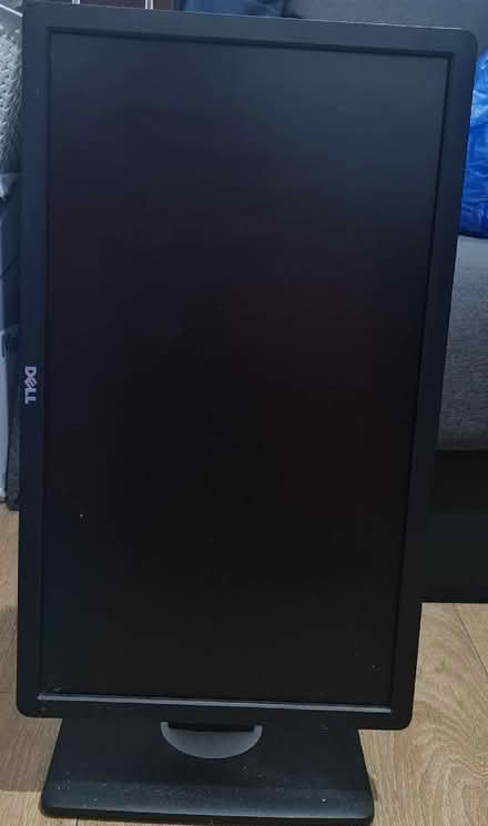 Photo of free Pc screen (Manor Park E12) #2
