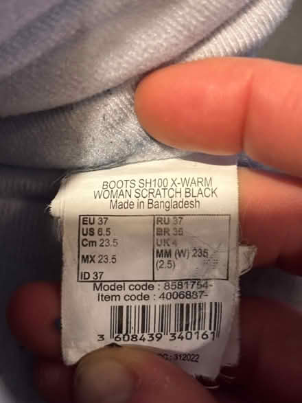 Photo of free Black snow boots size EU 37 (SW11) #2