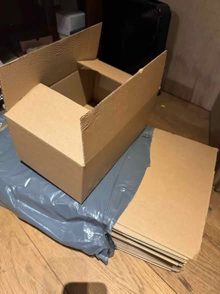 Photo of free Pack of boxes (Hamm Court TW17) #1