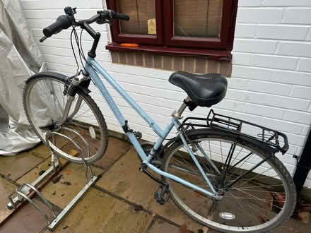 Photo of free Ladies hybrid bike (Chaulden HP3) #3