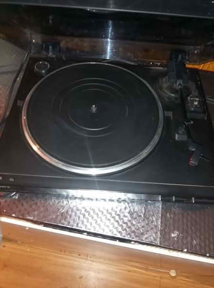 Photo of free record deck {Langdon Hills) (Laindon SS16) #1