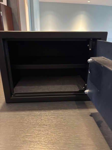Photo of free Small safe (SW11) #3