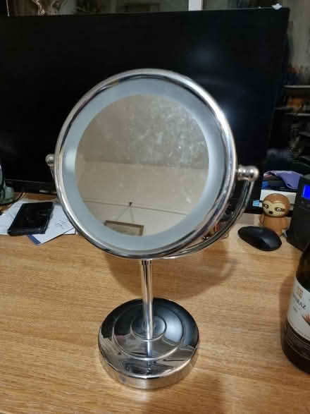 Photo of free Large make up mirror (HA0) #1