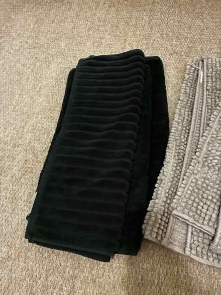 Photo of free Towels & bathmats (Kingswood) #3