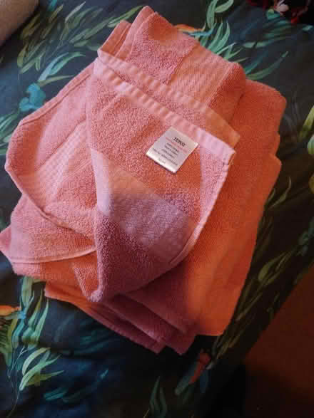Photo of free Bath towels 70x120cm (Hunts Grove GL2) #1