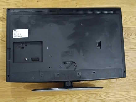 Photo of free 32" TV: Powers on, needs repair (SE9) #2