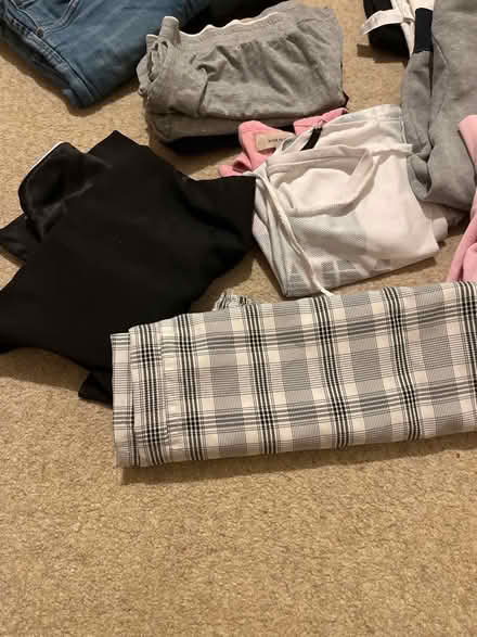 Photo of free Men’s clothes xx/xs/s/m (Gosmore SG4) #4