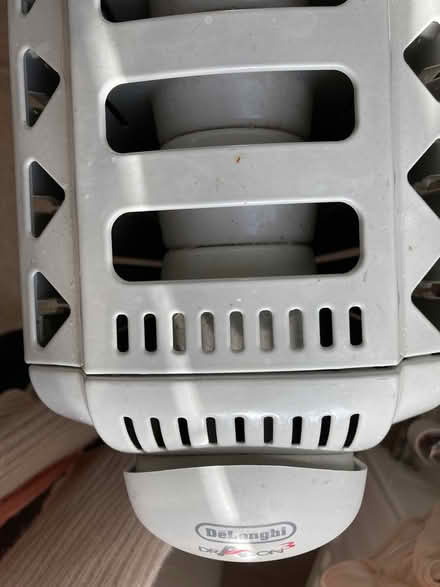 Photo of free Delonghi Oil Filled Radiator (Wimbledon Village SW19) #2
