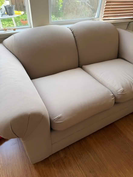 Photo of free Love seat couch / sofa (East Palo Alto) #4