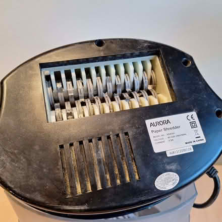 Photo of free Aurora AS424c Desktop shredder & Oil (Liss Forest GU33) #3