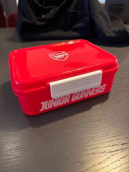 Photo of free Lunch box - Juniors Gunners (SW11) #1