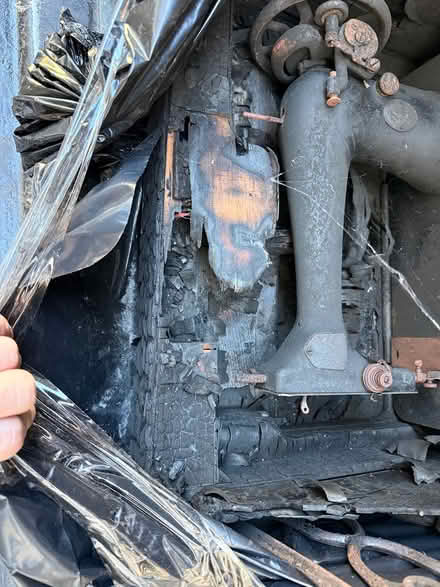 Photo of free Singer Cast Iron Sewing Machine (Reedy Creek) #4