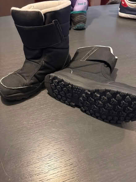 Photo of free Black snow boots size EU 37 (SW11) #4
