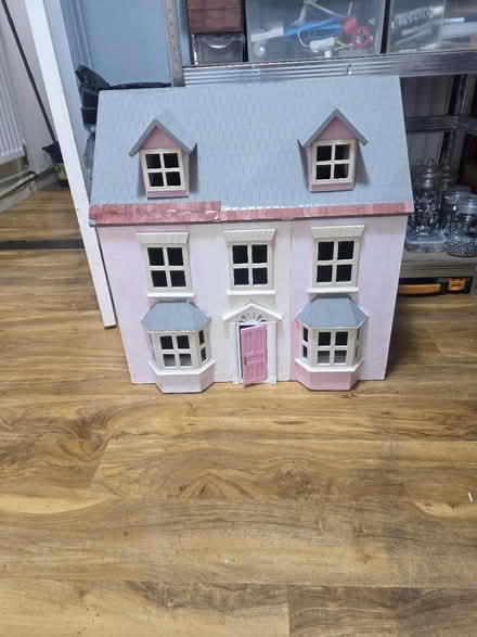 Photo of free Dolls house for restoration (PO11 9PZ) #1