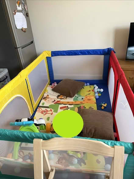 Photo of free Playpen and Travel Cot (E10 6HZ) #1