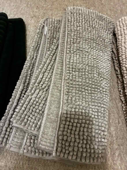 Photo of free Towels & bathmats (Kingswood) #4