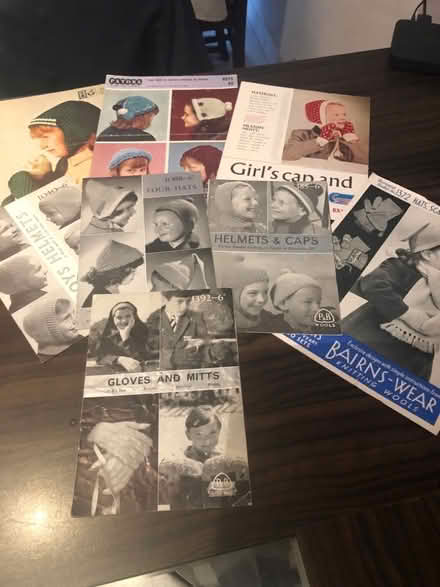 Photo of free Selection of vintage knitting patterns for children’s hats (AB16) #1