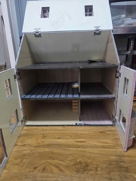 Photo of free Dolls house for restoration (PO11 9PZ) #2