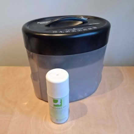 Photo of free Aurora AS424c Desktop shredder & Oil (Liss Forest GU33) #1