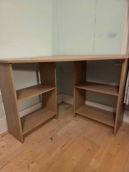 Photo of free Corner desk (putney/ wandsworth border) #2