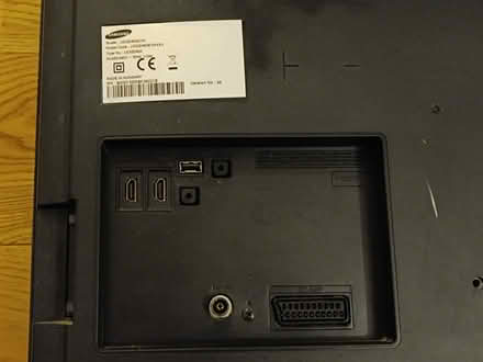 Photo of free 32" TV: Powers on, needs repair (SE9) #3