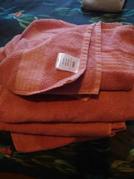 Photo of free Four bath towels 70x120cm (Hunts Grove GL2) #1