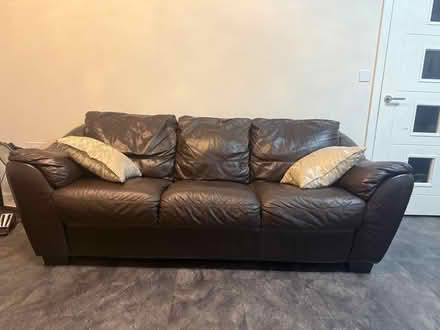 Photo of free 2 + 3 leather sofa (Eastleigh SO50) #1