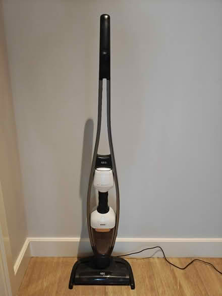 Photo of free AEG stock vacuum - not working (SE16) #1