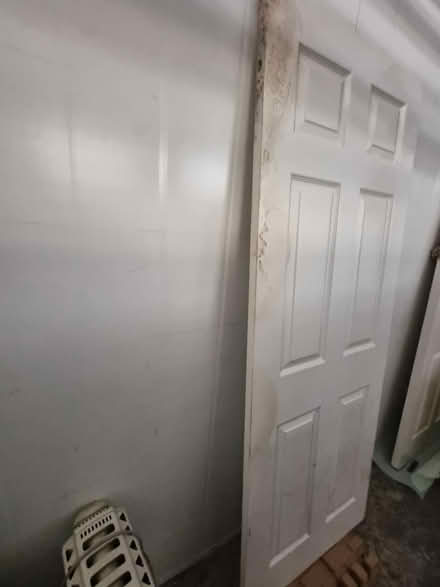 Photo of free 6 Panel White Wood Internal Door (SW11 3SJ) #4